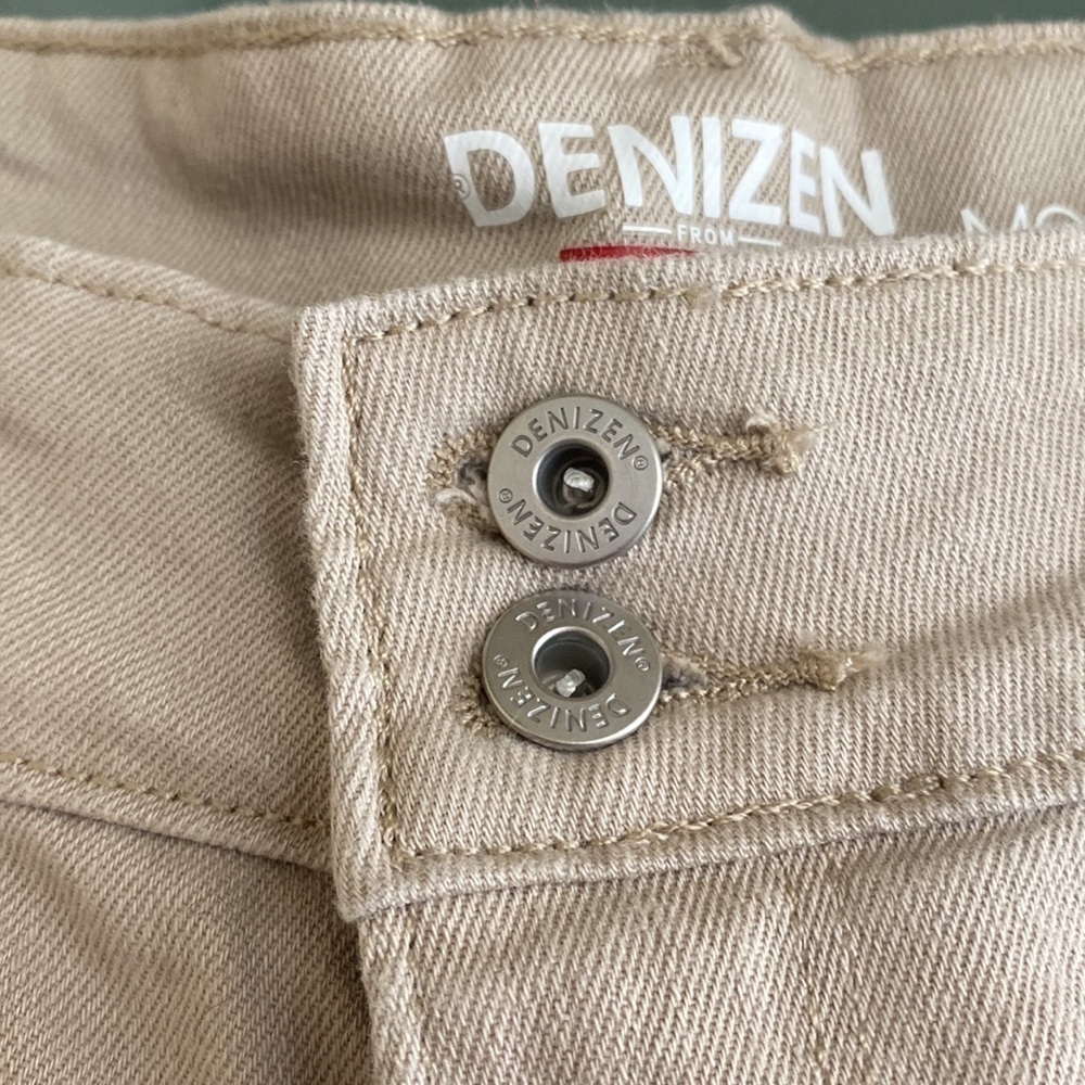 Levi’s Denim High Waist Khaki Jean Shorts Size 8 - Picture 2 of 6
